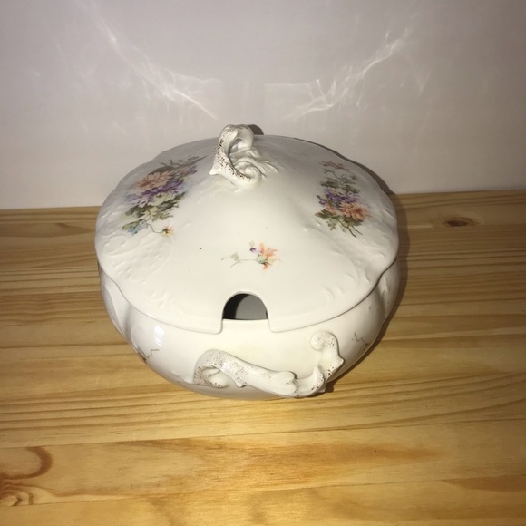 Vintage porcelain casserole dish - Picture 2 of 8